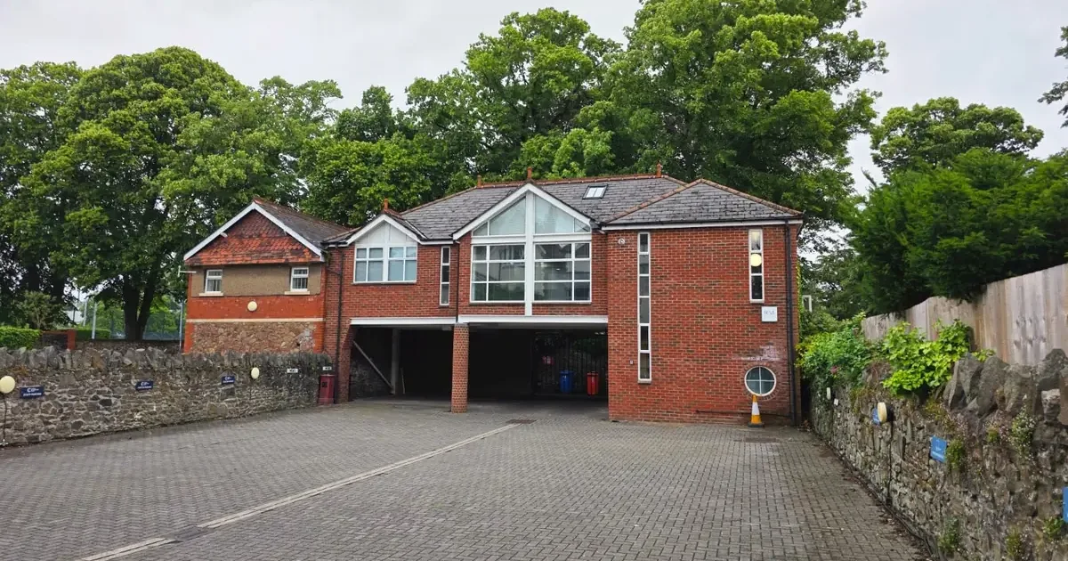 IronOx Clinic building on Cathedral Road Cardiff, where hyperbaric oxygen therapy is provided