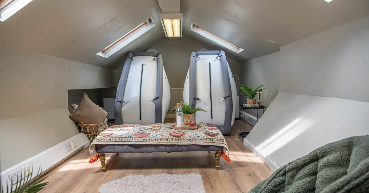 Inside a clinical hyperbaric chamber; what a hyperbaric chamber is and how it works, IronOx Clinic Cardiff